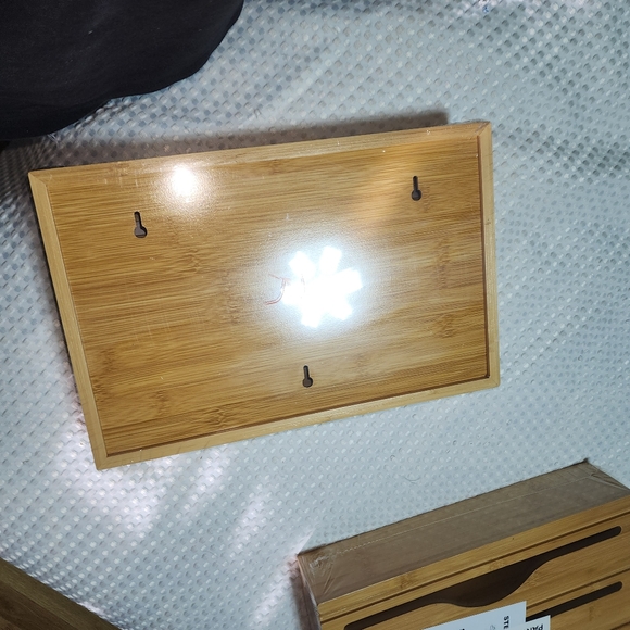 (B)    MANTIS HUT NWOT 3 IN ONE WRAP NEAT PAPER KITCHEN DISPENSER FOR 1 DISPENS… - Picture 4 of 5